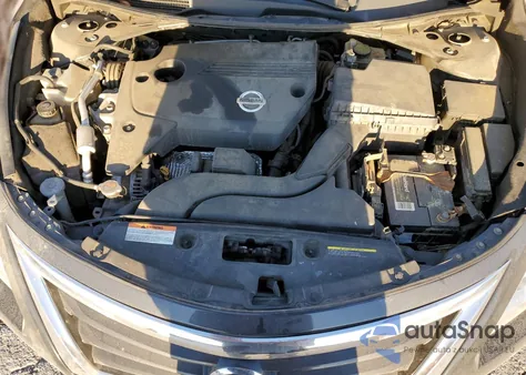 2015 Nissan Altima 2.5 из США, поврежденный, VIN 1N4AL3AP3FC574405